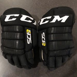 Ice hockey gloves 9